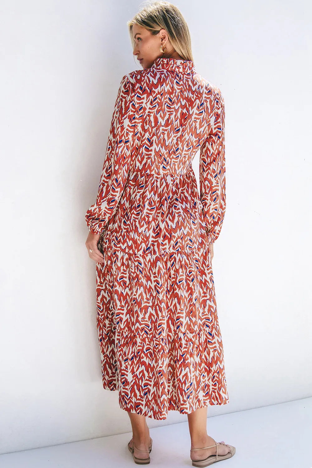 Vestido estampado de manga larga con muescas