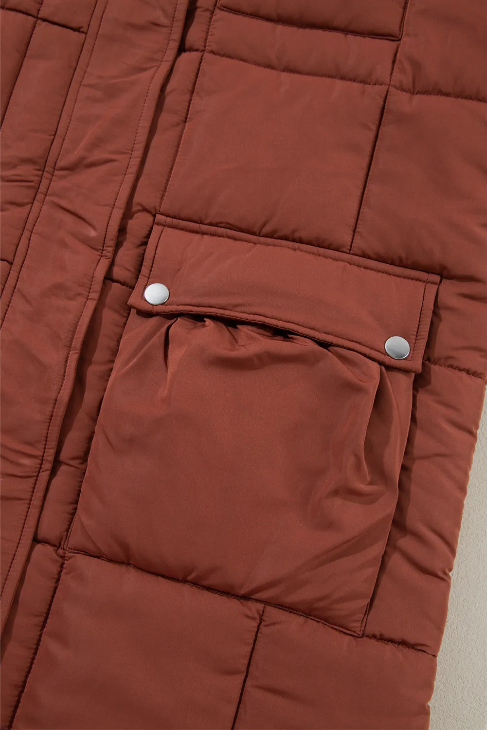 Abrigo de invierno largo de manga larga con textura de burbujas y bolsillos