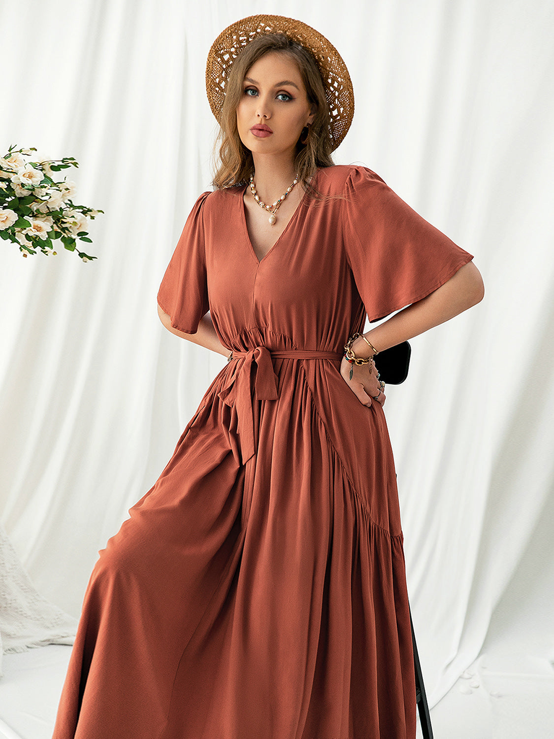 Vestido midi de talla grande con escote en V y mangas abullonadas