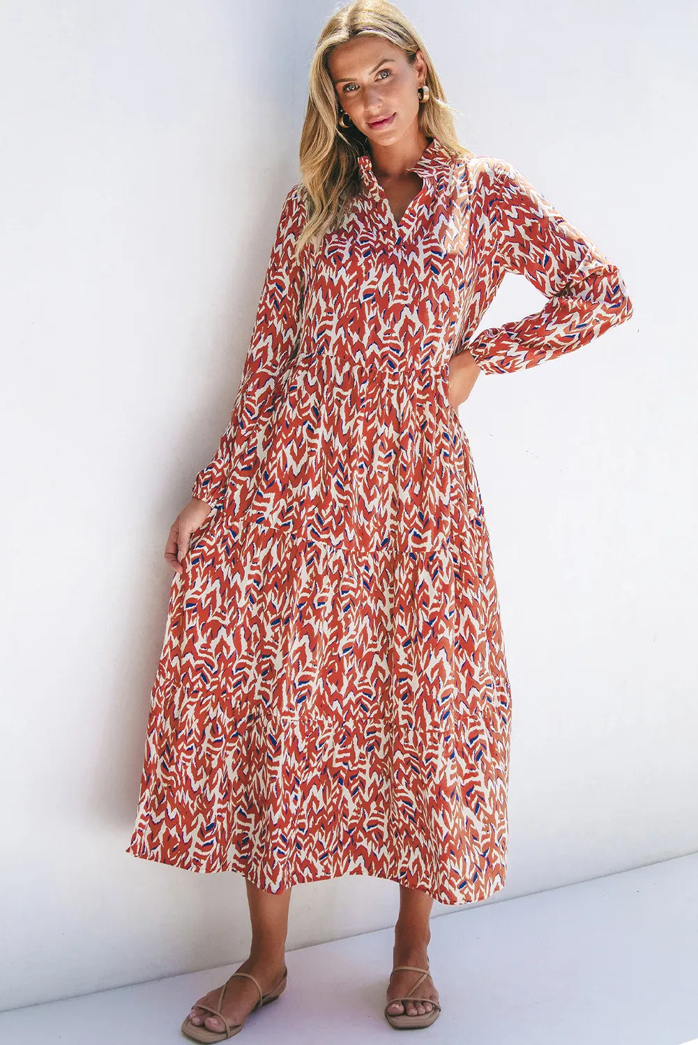 Vestido estampado de manga larga con muescas