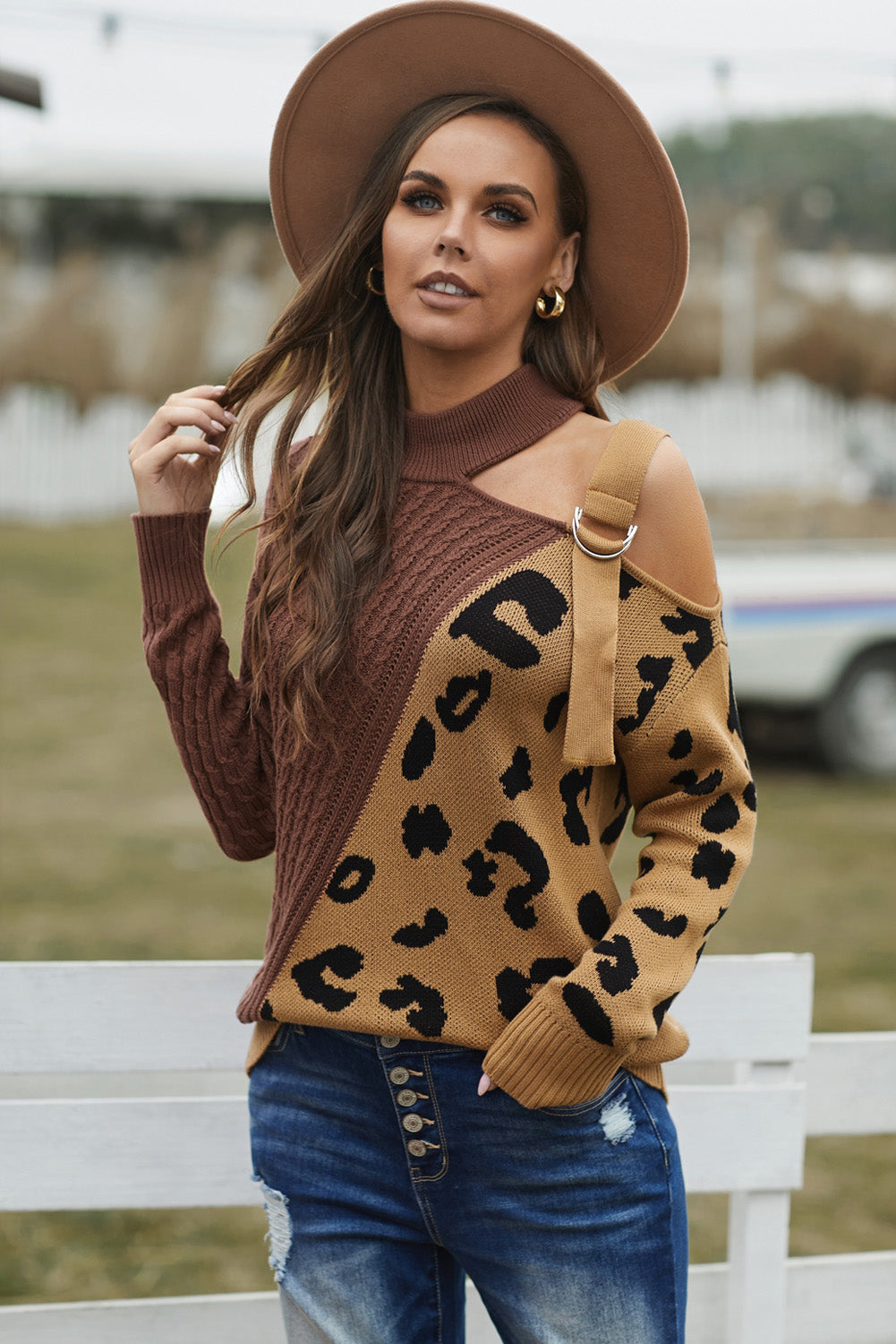 Suéter de cuello alto con estampado de leopardo