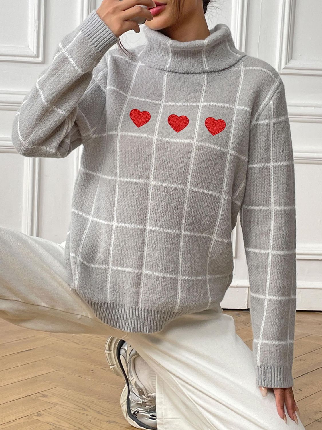 Suéter de manga larga con cuello alto y cuadros escoceses en forma de corazón