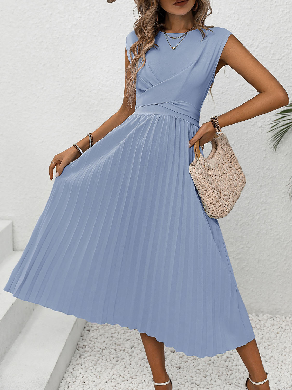 Vestido plisado con cuello redondo y mangas cortas Perfee