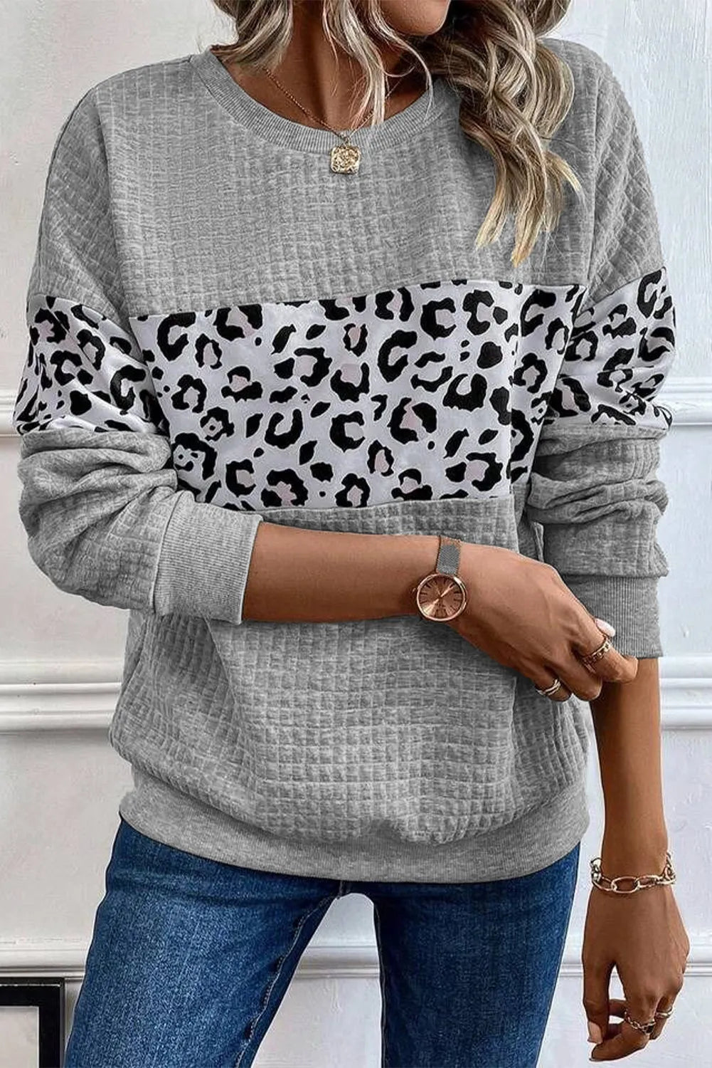 Sudadera de manga larga y cuello redondo con estampado de leopardo