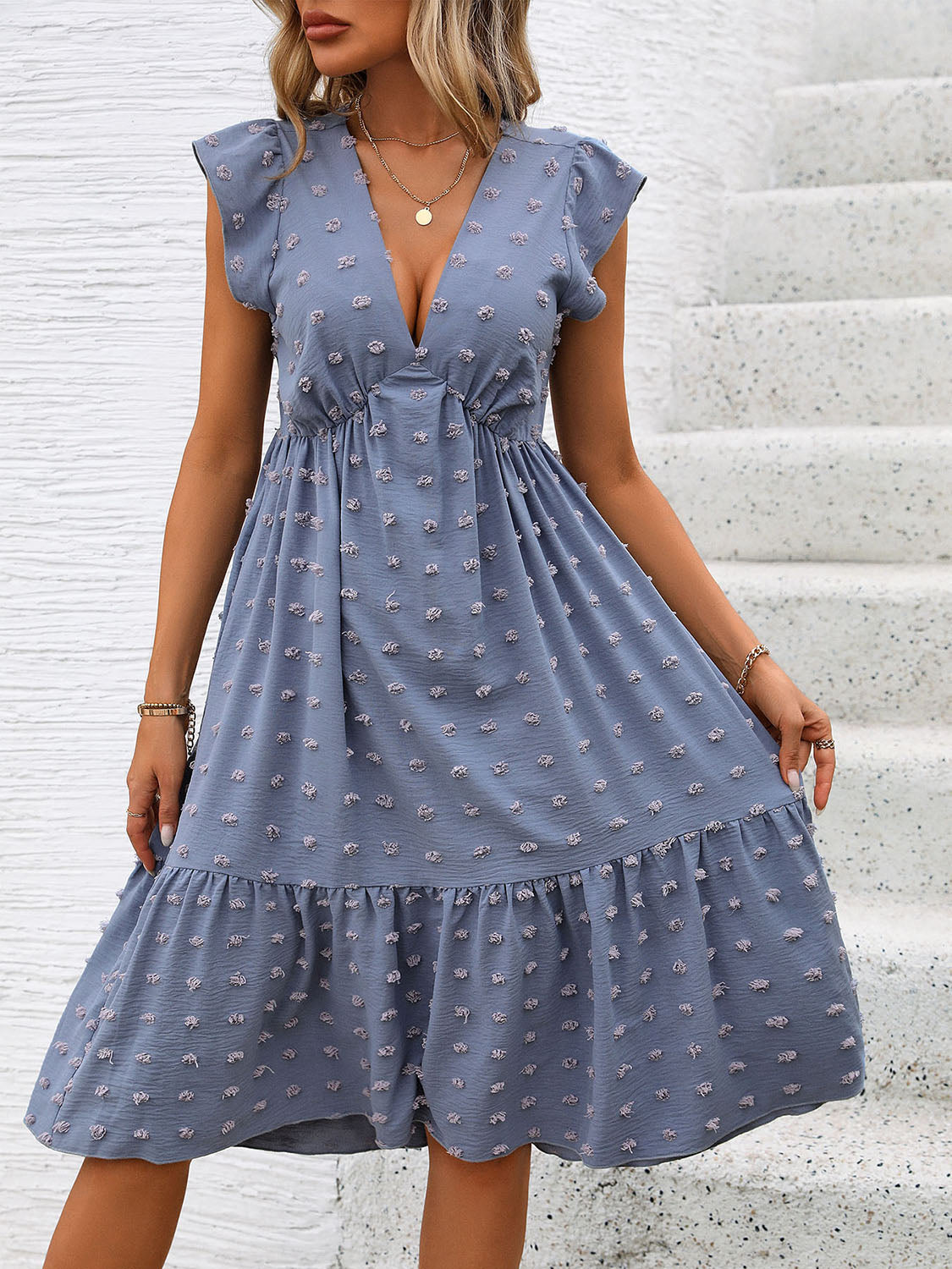Vestido con escote en V y mangas cortas de lunares suizos Perfee
