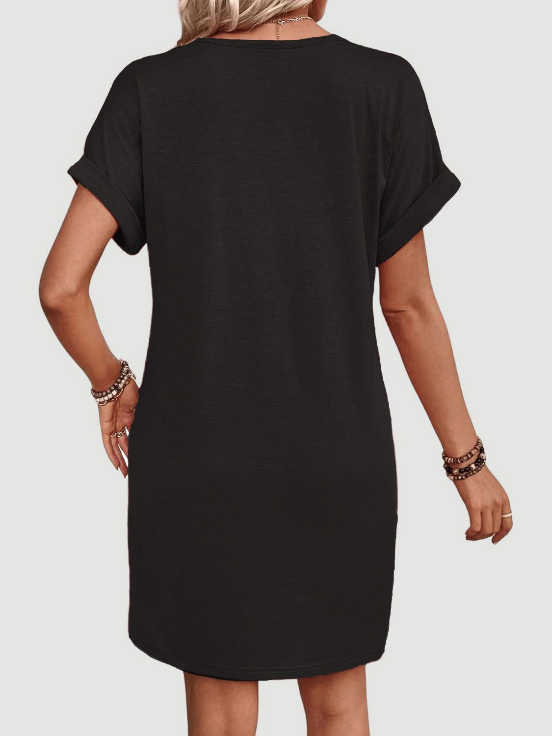 Vestido de manga corta con escote en V y botones de un cuarto