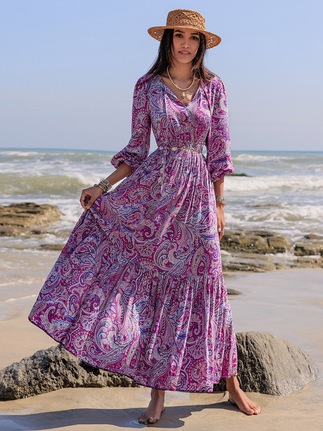 Vestido largo con mangas abullonadas y cuello anudado estampado