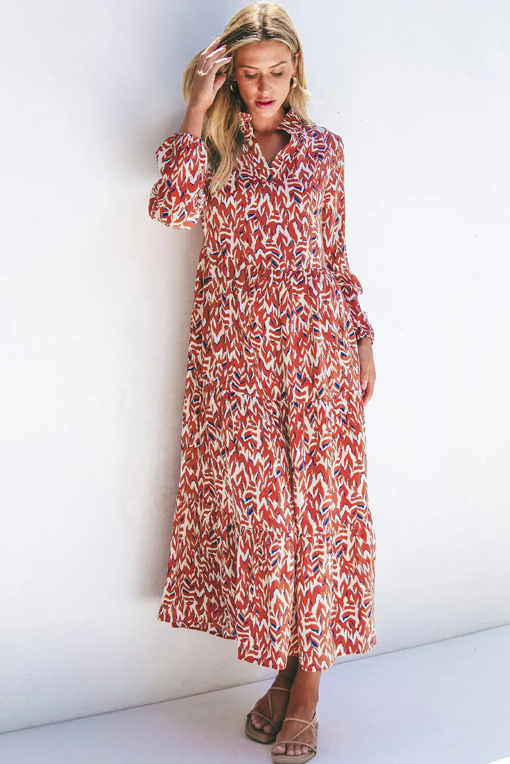Vestido estampado de manga larga con muescas