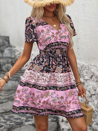 Vestido mini de manga corta con escote en V y estampado Perfee