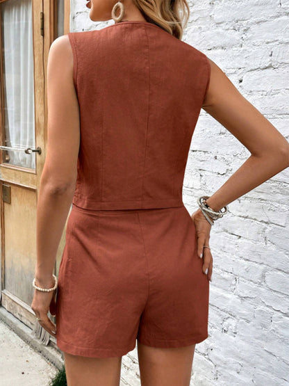 Conjunto de top y pantalones cortos sin mangas con escote redondo