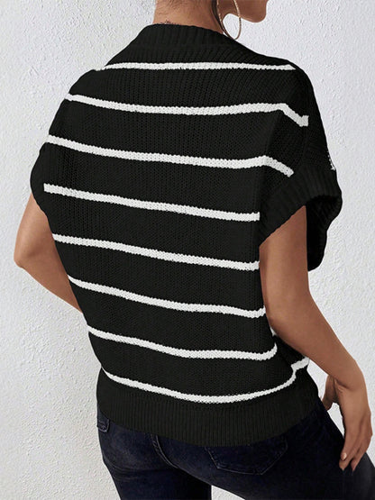 Top de punto de manga corta con cuello redondo y rayas