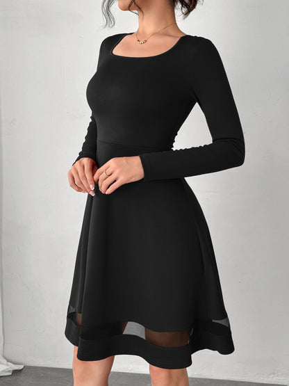 Vestido mini de manga larga y escote cuadrado