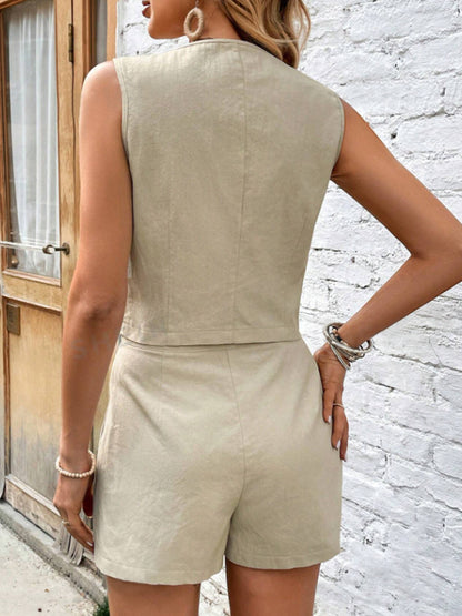 Conjunto de top y pantalones cortos sin mangas con escote redondo