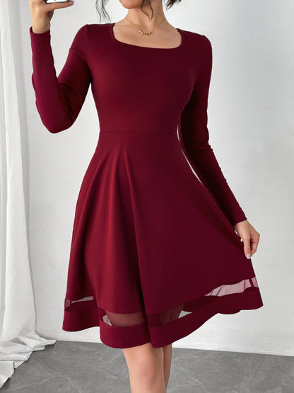 Vestido mini de manga larga y escote cuadrado