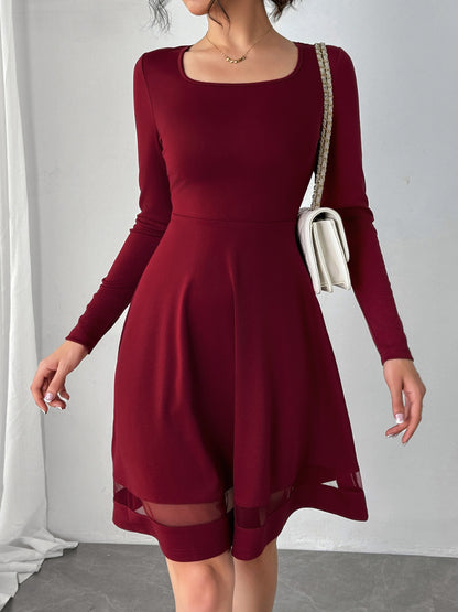 Vestido mini de manga larga y escote cuadrado