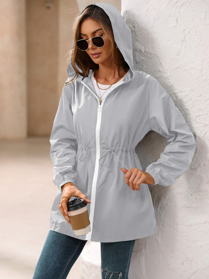 Cortavientos con capucha y manga larga impermeable para exteriores de Ivy Lane