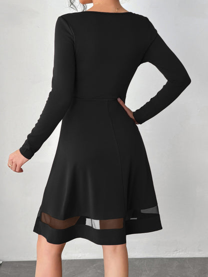 Vestido mini de manga larga y escote cuadrado